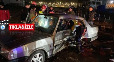 Evinin kapısını açtığı depremzedelerin kullandığı otomobille çarpıştı
