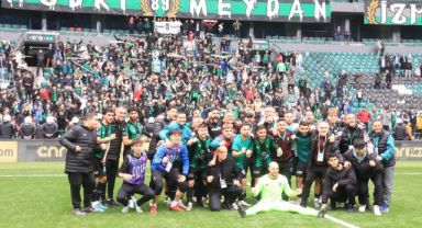 Galibiyetleri seriye bağlayan Kocaelispor, beşinci viteste