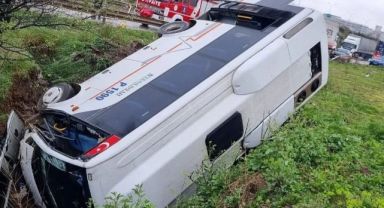 Gebze'de işçi servisi devrildi: 8 yaralı
