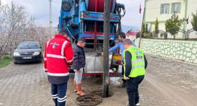 İzmit Belediyesi, selden etkilenen bölgelerde yaraları sarıyor