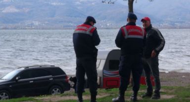 Sapanca Gölü'nde kano alabora oldu