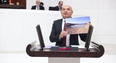 Tarhan: “Durağı var, metrosu yok”