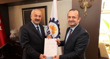 Yaşar Çakmak Meclis üyeliğinden istifa etti