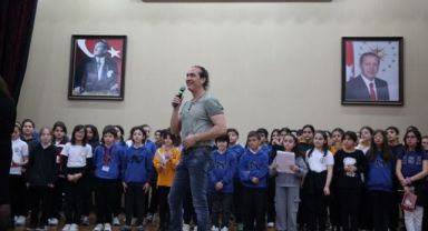 100. Yıl Korosu, Kıraç ile 23 Nisan şarkıları söyleyecek