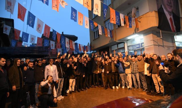AK Parti’de her açılış miting havasında