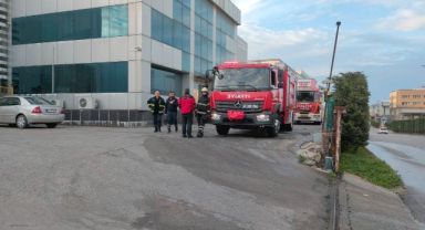 Ambalaj fabrikasının bacasından yükselen duman panik oluşturdu