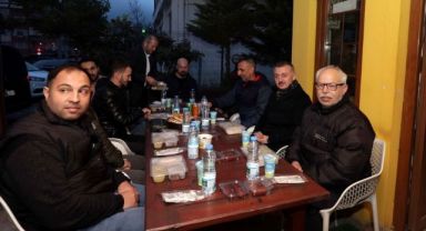 Büyükakın, Adalet Taksi durağında iftarını açtı