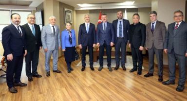 Büyükakın her kesimle istişareye devam ediyor