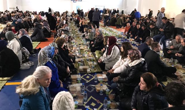 Büyükşehir, Balkanlarda 2 bin kişiye iftar verdi