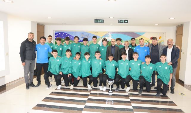 Çiftçi, şampiyonları ağırladı