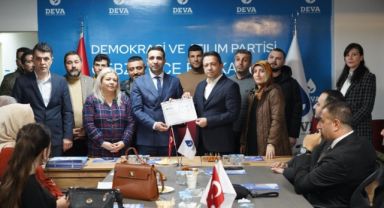 DEVA Gebze’de Demirtaş mazbatasını aldı