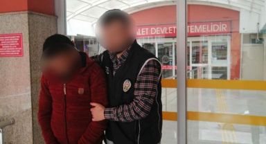 Durdurulan araçtan 6 düzensiz göçmen çıktı