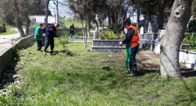 Gebze mezarlıkları bayrama hazırlanıyor