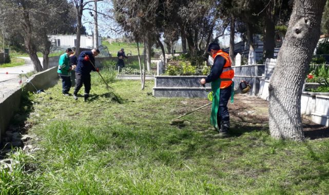 Gebze mezarlıkları bayrama hazırlanıyor