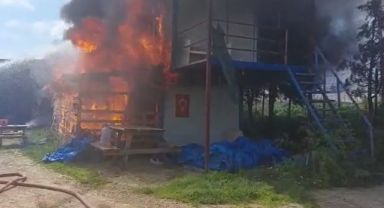 İşçilerin kaldığı konteyner alevlere teslim oldu