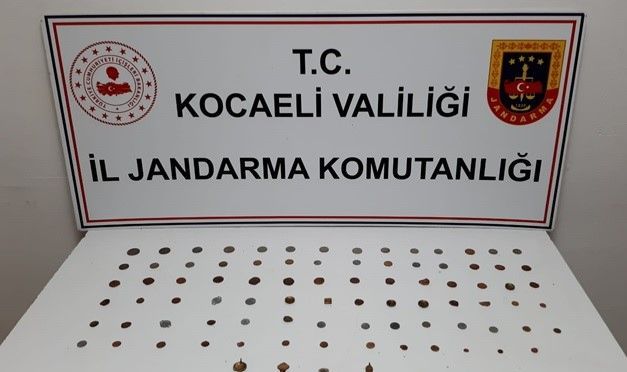 Kocaeli'de 82 sikke ele geçirildi