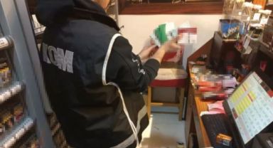 Kocaeli'de gizli bölmeleri saklanmış binlerce sigara ürünü ele geçirildi