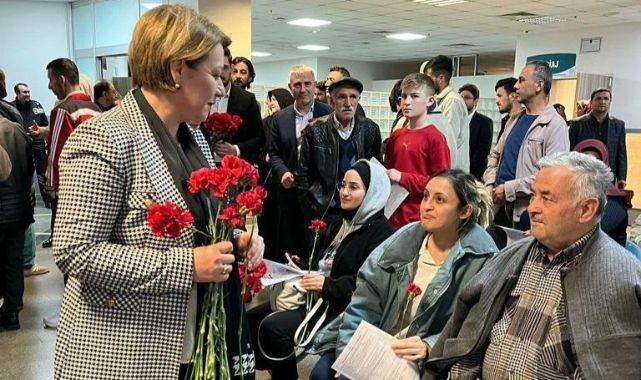 Özdemir’den Gebze’de hastalara moral ziyareti