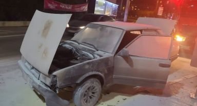 Seyir halindeki aracın motor kısmında yangın çıktı