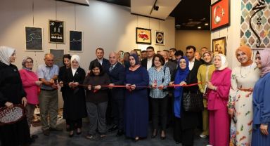 1 yıllık emeklerini sergilediler