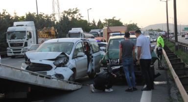 Arıza yapan kamyon zincirleme kazaya sebep oldu