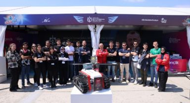 Bıyık, Darıcalı gençlerle Teknofest’e gitti
