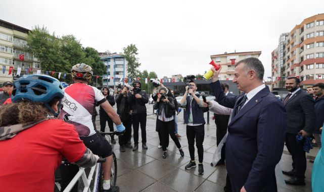 Cumhuriyeti çocuklar ve gençler yükseltecek
