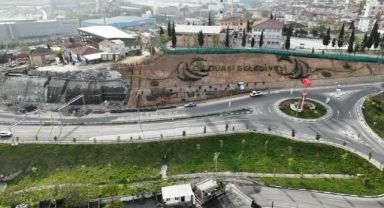 Dilovası doğu girişine dekoratif yapay şelale