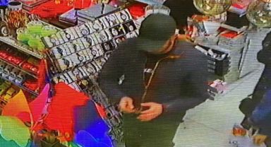 Gebze'de ilginç hırsızlık: Müşteri gibi geldi, şapkayı çaldı