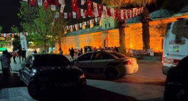 Gebze'de yolun karşısına geçen yayaya otomobil çarptı