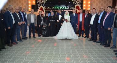 Kardeş ve Armağan ailelerinin mutlu günü 