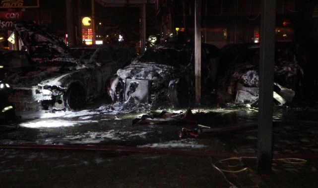 Kocaeli'de milyonluk otomobiller küle döndü