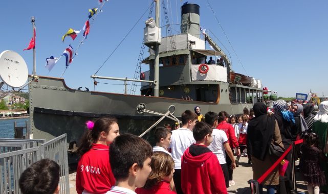 Nusret Mayın Gemisine Kocaeli'de yoğun ilgi