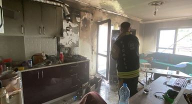 Ocakta unutulan yemek yangına sebep oldu
