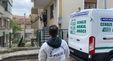 Oğlu tarafından banyoda ölü bulundu