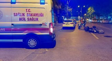 Otomobil sürücüsü kuryeye çarpıp kaçtı