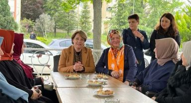 Özdemir, hem destek istedi hem üye yaptı