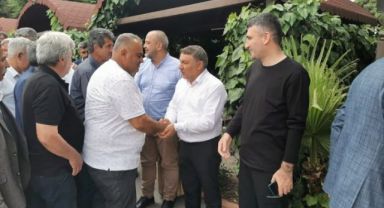 Şayir, deprem bölgesinde esnaf ve muhtarlarla buluştu