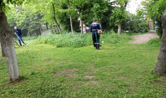 Seçim öncesi okul bahçelerinde bakım çalışmaları
