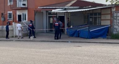 Tuhafiye dükkanında tabancayla vurulan adam hayatını kaybetti