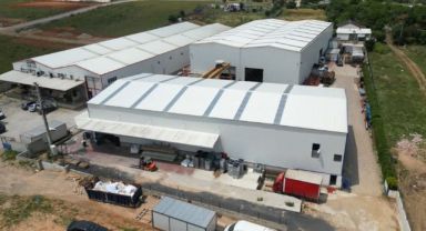 Alev alev yanan fabrika kesimhanede yeniden küllerinden doğdu
