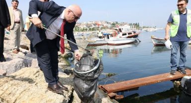Bıyık, öğrencilerle denizi temizledi