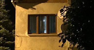 Evin duvarlarına mermiler isabet etti, ekipler harekete geçti