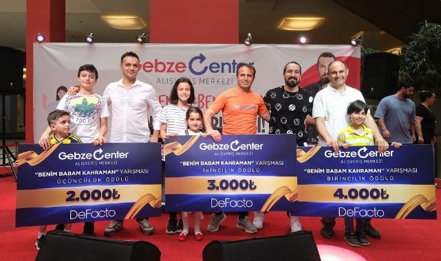 Gebze Center Babalar Günü’nü Manço ile kutladı