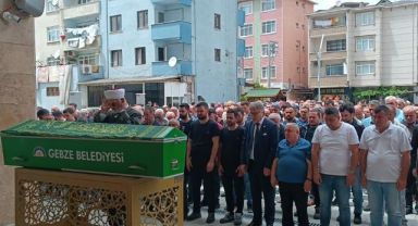 Gebze'de 4.kattan düşen kadın hayatını kaybetti