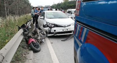Gebze'de motosiklet bariyerlere çarptı: 1’i ağır 2 yaralı