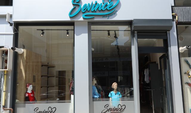 İhtiyaç sahibi ailelere bayramlık kıyafet desteği