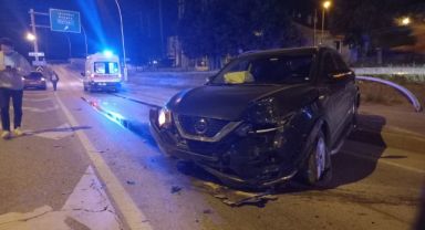 İki otomobil çarpıştı: 4 yaralı