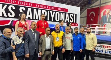 Kağıtsporlu boksörlerden 3 bronz madalya