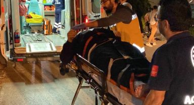 Motosiklet otomobile çarptı: 1 yaralı